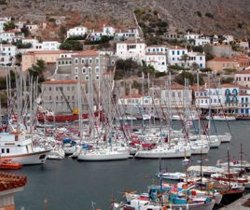 Yachts jostle for sapce in Hydra&rsquo;s popular harbour
