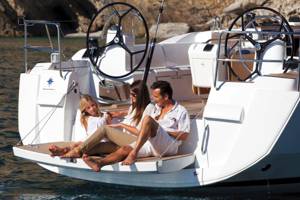 The Sun Odyssey 469 sailing yacht incorporates a large stern swim deck. Image courtesey & with permission of Chantiers Jeanneau S.A.